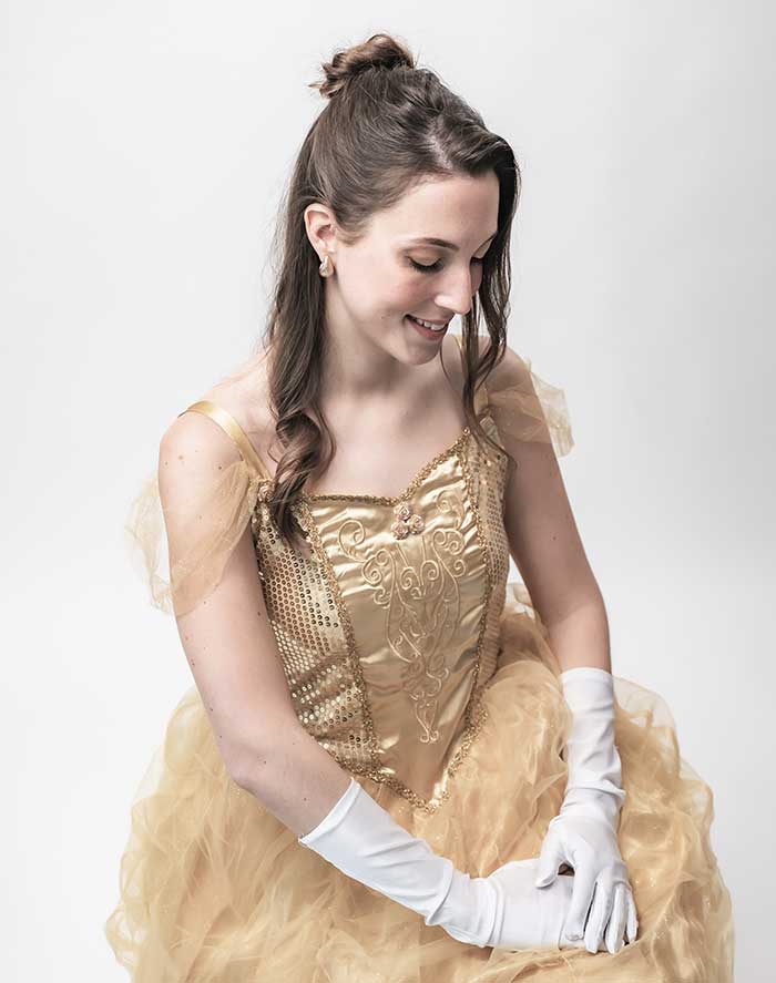 Miete-deine-Prinzessin_Belle_schoene-und-das-biest_Geburtstagsparty_Kindergeburtstag_Prinzessin-fuer-Kinder_Kinderfest_Geschenk_elsa